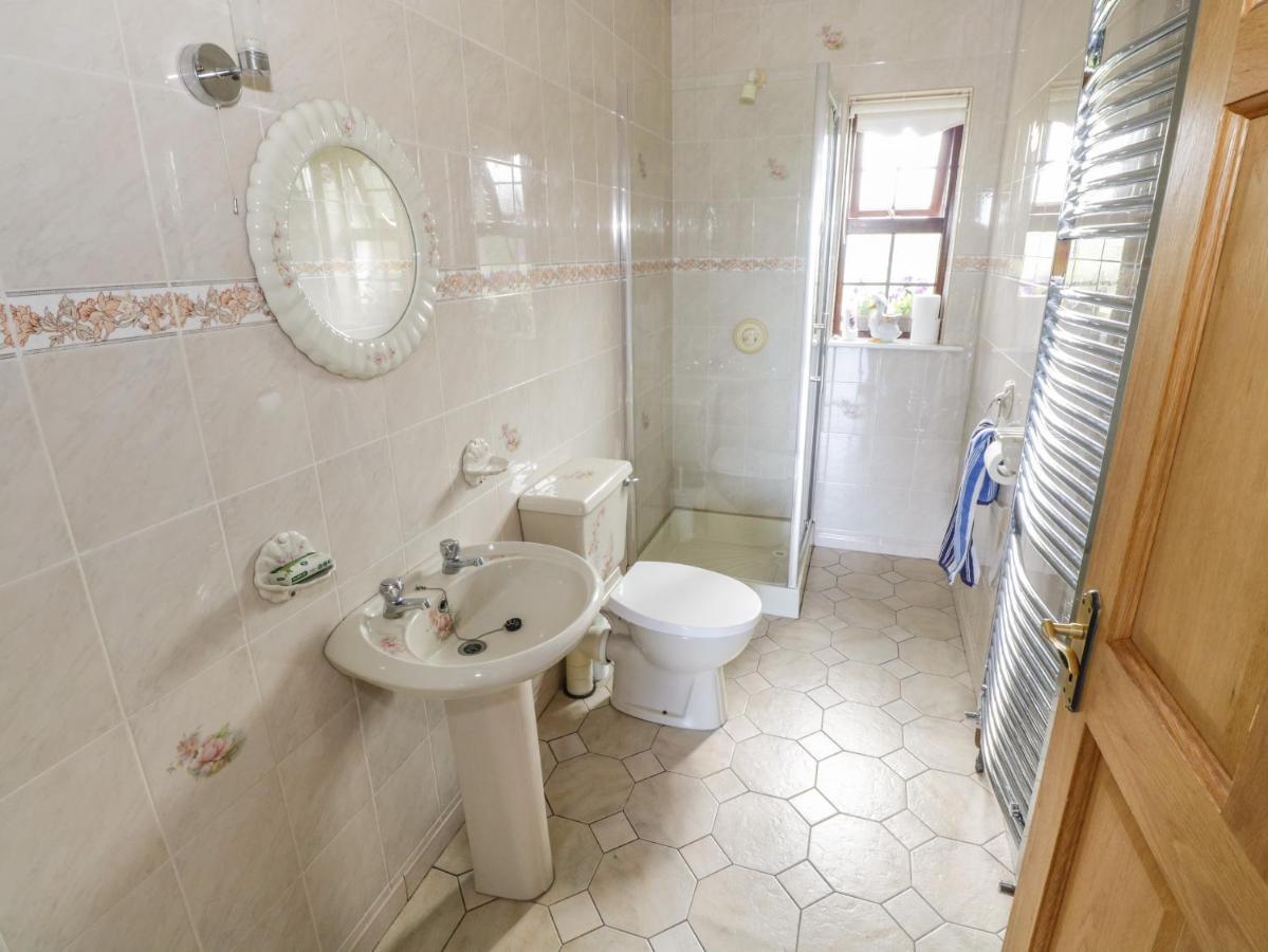 Belladrihid Cottage, *