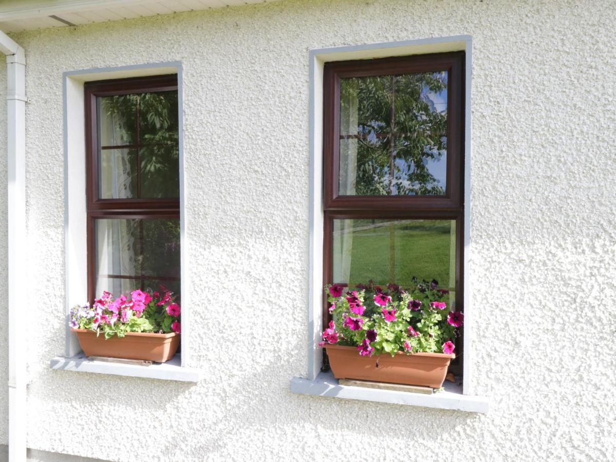 Belladrihid Cottage, * Ballysadare